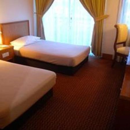 Putra Brasmana Hotel Куала Перлис Екстериор снимка