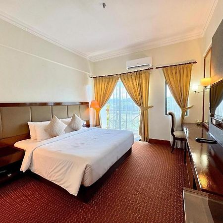 Putra Brasmana Hotel Куала Перлис Екстериор снимка