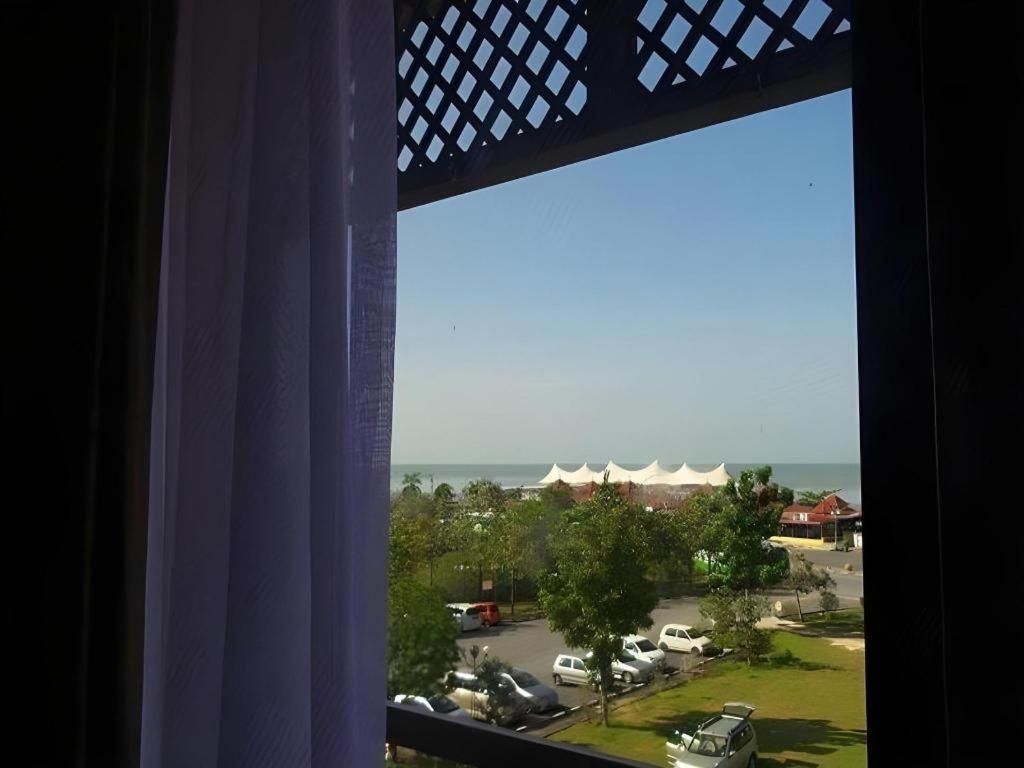 Putra Brasmana Hotel Куала Перлис Екстериор снимка