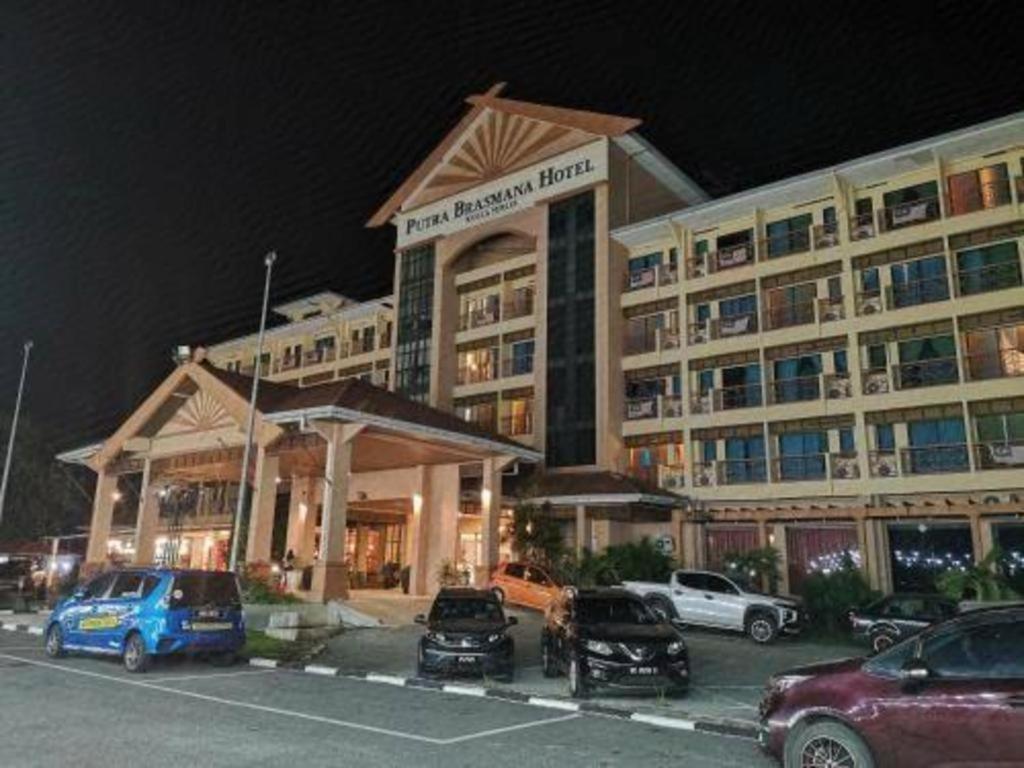 Putra Brasmana Hotel Куала Перлис Екстериор снимка