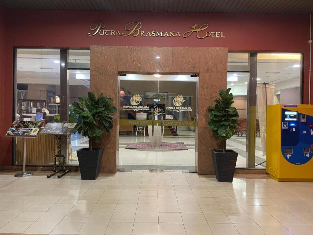Putra Brasmana Hotel Куала Перлис Екстериор снимка