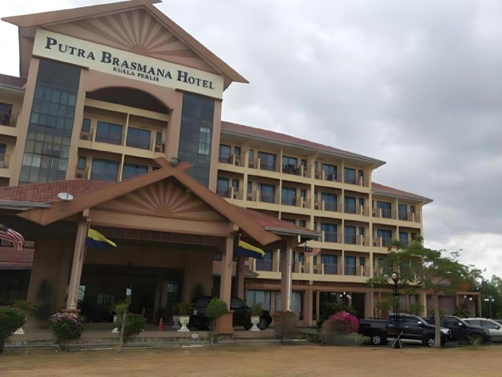Putra Brasmana Hotel Куала Перлис Екстериор снимка