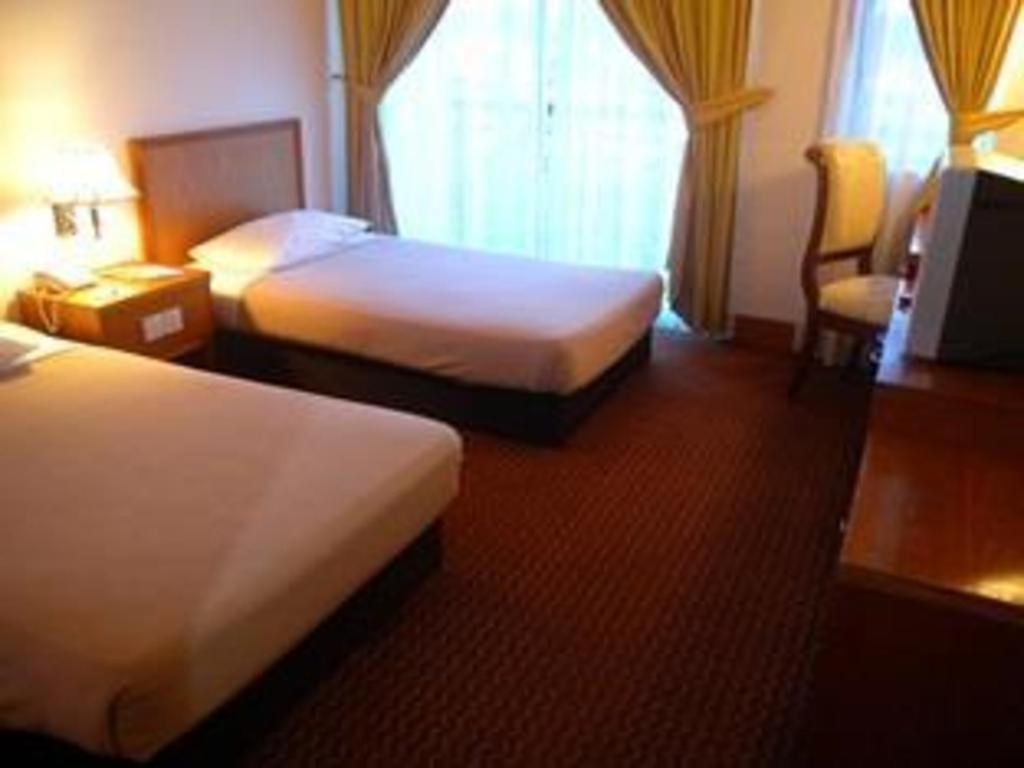 Putra Brasmana Hotel Куала Перлис Екстериор снимка